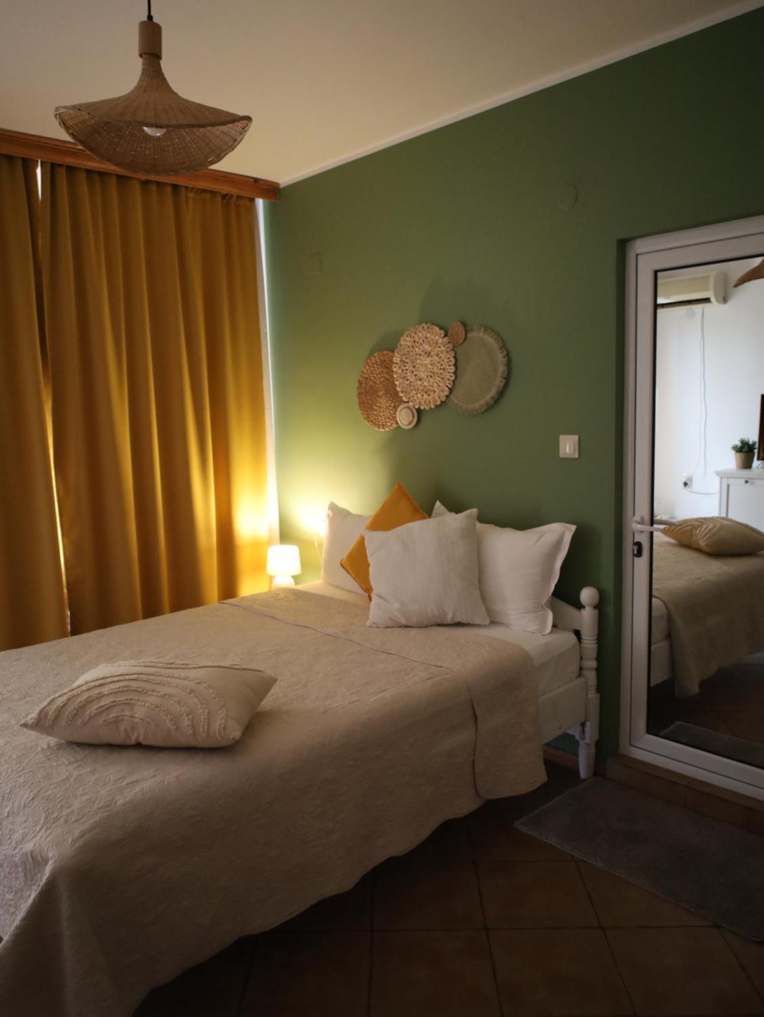 Kalina Guest Rooms Sozopol Esterno foto