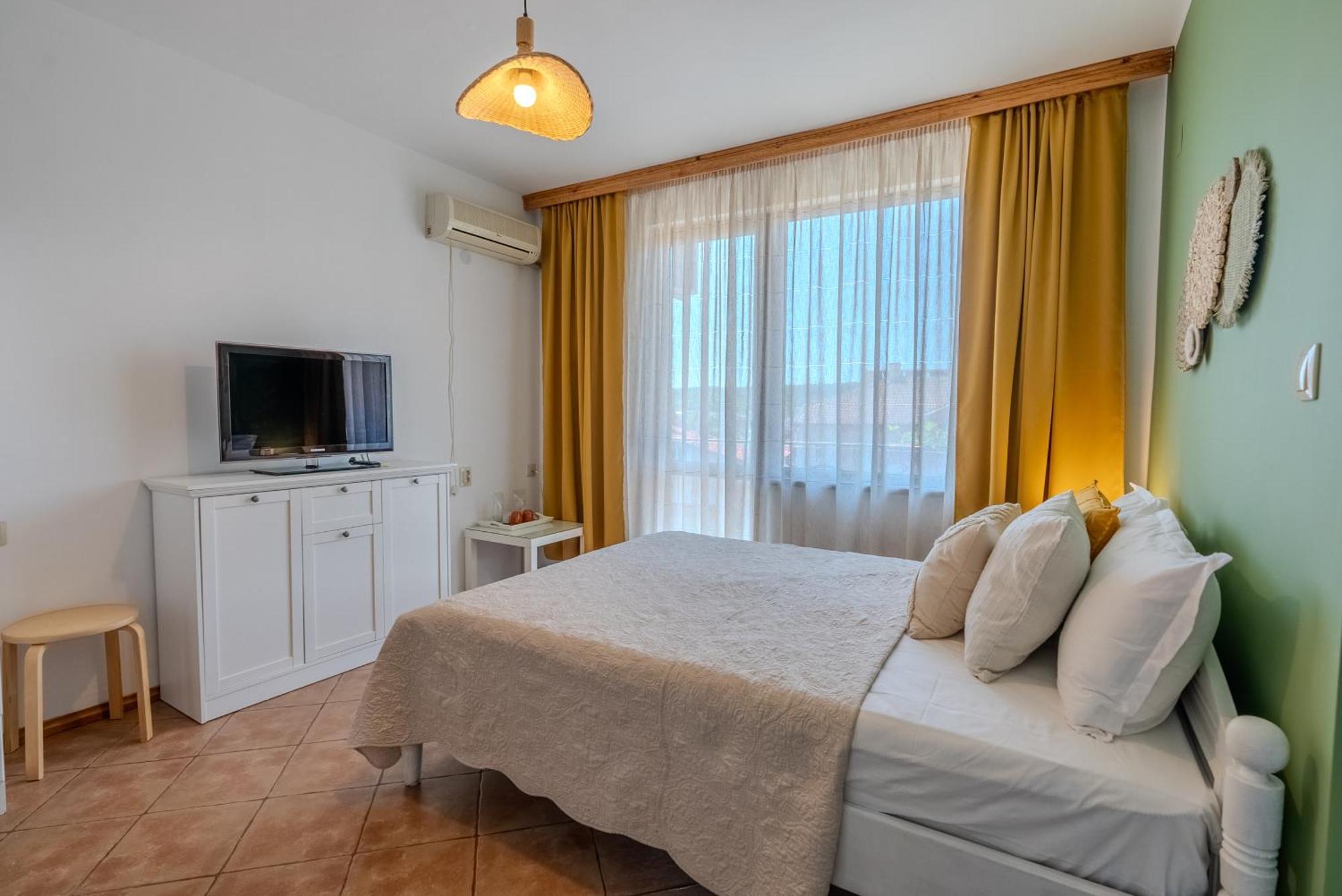 Kalina Guest Rooms Sozopol Esterno foto